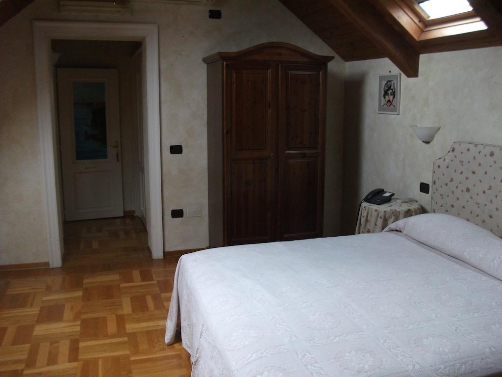 Villa Marcello Caserta Bilik gambar