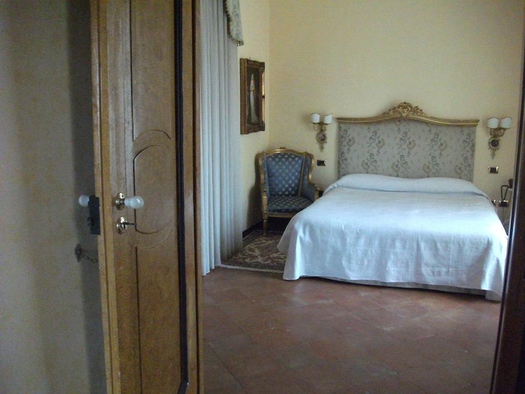 Villa Marcello Caserta Bilik gambar
